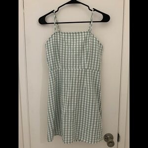 green & white tie-back picnic dress size medium